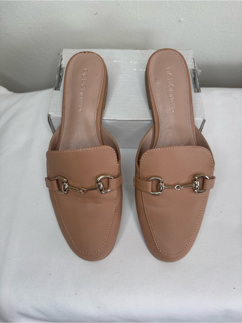 BCBGeneration Zorie Nude/Tan Leather Slip-On Mules with Gold Bit. Sz 8